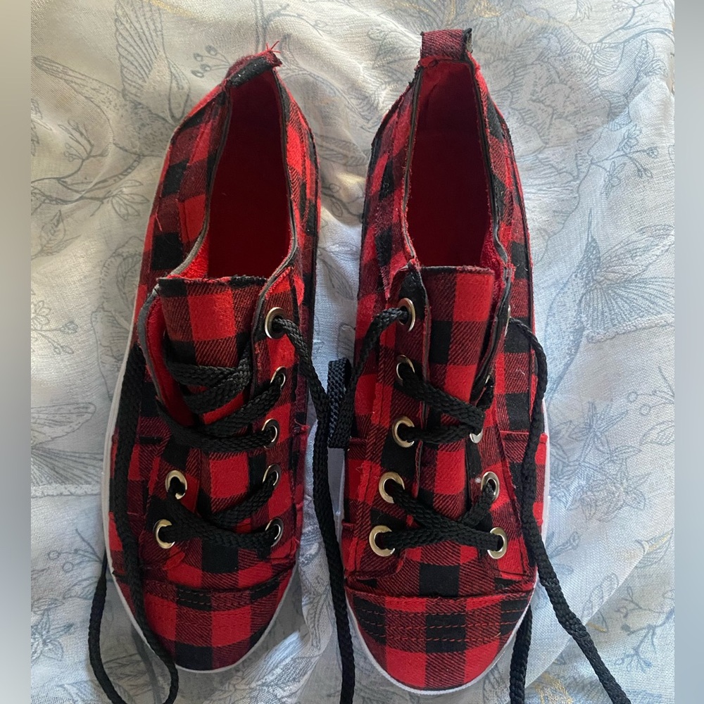 Checkered shoes red never worn size 6.5
